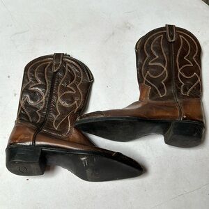 Size 7 brown cowboy boots